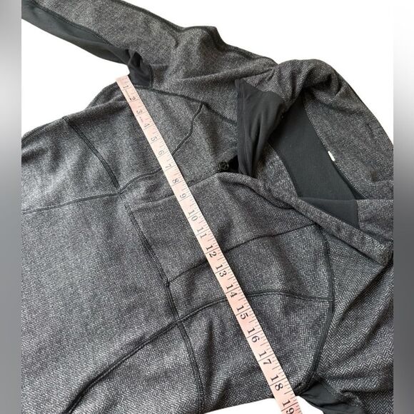 Lululemon Base Runner 1/2 Zip Heathered Herringbone Black Size 10 - Picture 11 of 12